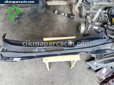 Kia Sportage Ön Cam Izgarası çıkma parça