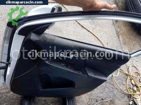 Kia Sportage Kapı Döşemesi çıkma parça