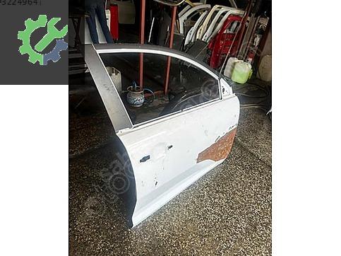Kia Sportage Sağ Ön Kapı çıkma parça