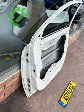 Kia Sportage Sağ Ön Kapı çıkma parça