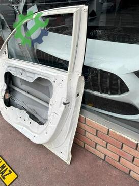Kia Sportage Sağ Ön Kapı çıkma parça