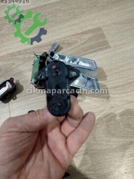 Kia Sportage Sis Farı çıkma parça