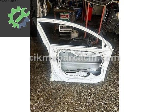 Kia Sportage Sol Ön Kapı çıkma parça