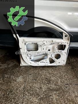 Kia Stonic Sol Ön Kapı çıkma parça