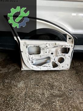 Kia Stonic Sol Ön Kapı çıkma parça