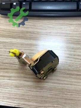 Hyundai H100 Sağ Kapı Kilidi 81220-43004 çıkma parça