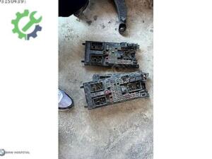 LAND ROVER 3.0 SİGORTA KUTUSU ( ORJİNAL )