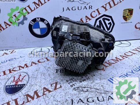 Land Rover Defender Sağ Ön Far L8B213W029BG çıkma parça