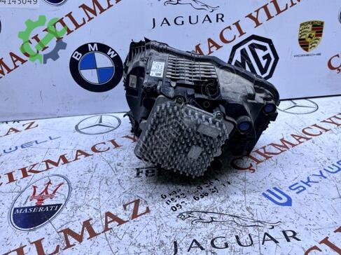 Land Rover Defender Sağ Ön Far L8B213W029BG çıkma parça