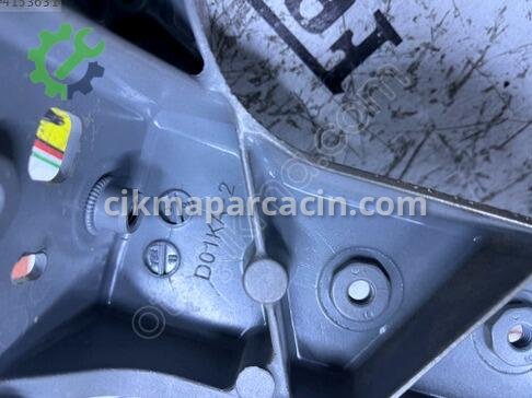 Land Rover Defender Sağ Ön Far L8B213N078-AG çıkma parça