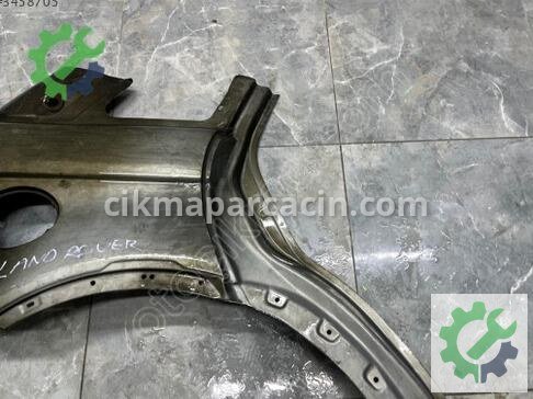 Land Rover Range Rover Sağ Arka Çamurluk çıkma parça