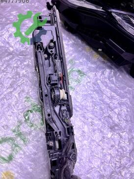 Land Rover Range Rover Sağ Arka Kapı Kilidi J8A226600AA çıkma parça