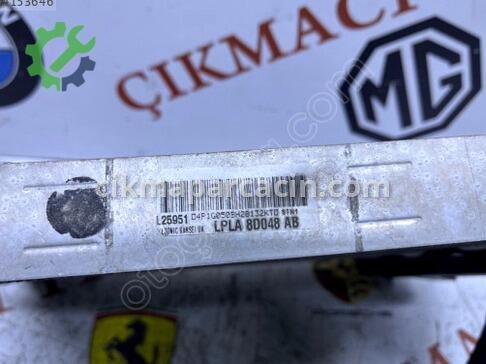 Land Rover Defender Intercooler Radyatörü çıkma parça