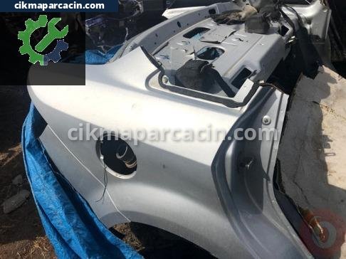Fiat Linea Sağ Arka Çamurluk çıkma parça