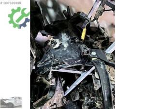 Çıkma Orijinal Travers Peugeot 3008 2012