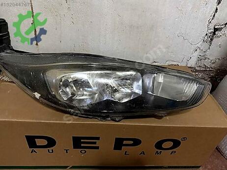 Ford Fiesta Sağ Ön Far çıkma parça