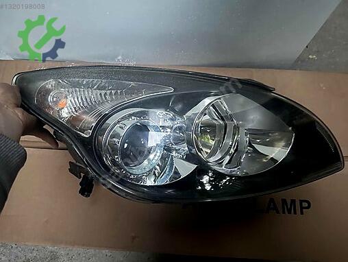 Hyundai i30 Sağ Ön Far çıkma parça