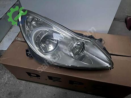 Opel Corsa Sağ Ön Far çıkma parça
