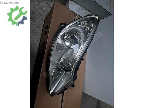 Opel Corsa Sağ Ön Far çıkma parça