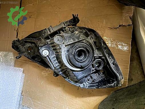 Honda Jazz Sol Ön Far çıkma parça