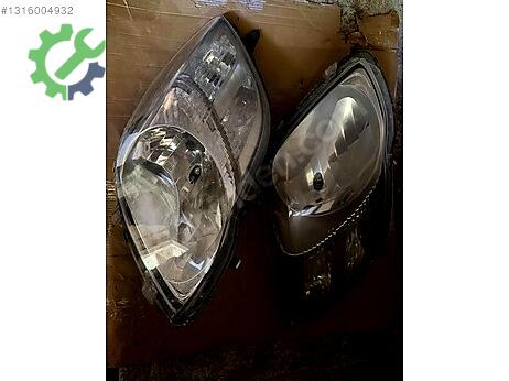 Toyota Yaris Sol Ön Far çıkma parça