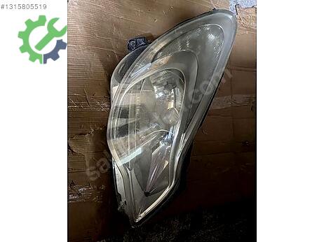 Opel Corsa Sağ Ön Far çıkma parça