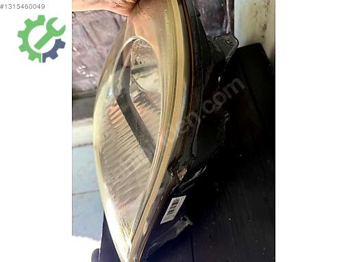 Renault Kangoo Sağ Ön Far çıkma parça