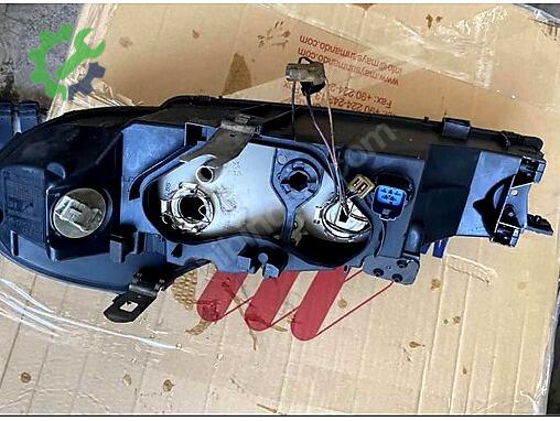 Ford Mondeo Sağ Ön Far çıkma parça