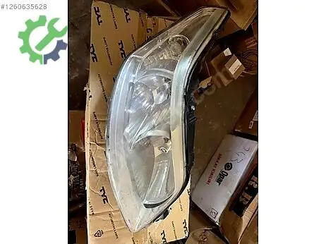 Citroen C4 Sağ Ön Far çıkma parça