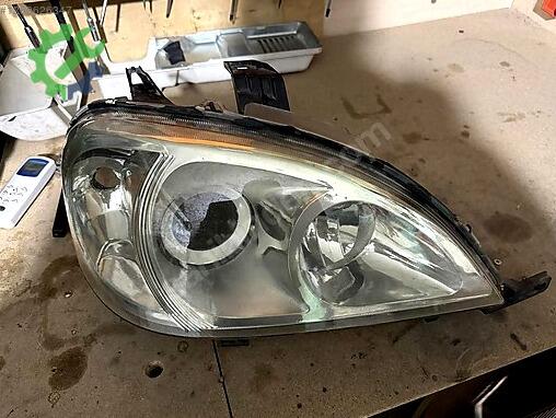 Mercedes-Benz Sağ Ön Far çıkma parça