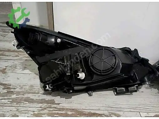 Opel Corsa Sol Ön Far çıkma parça
