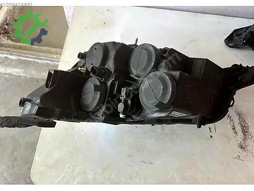 Peugeot 208 Sol Ön Far çıkma parça