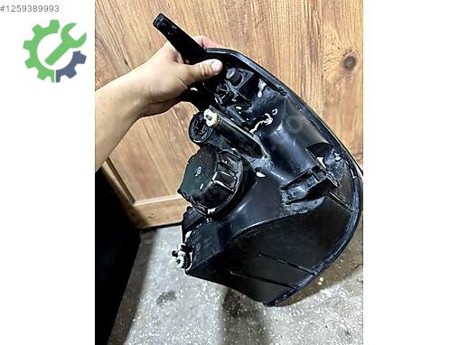 Ford Fiesta Sağ Ön Far çıkma parça
