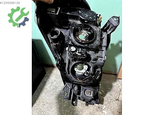 Renault Clio Sağ Ön Far çıkma parça