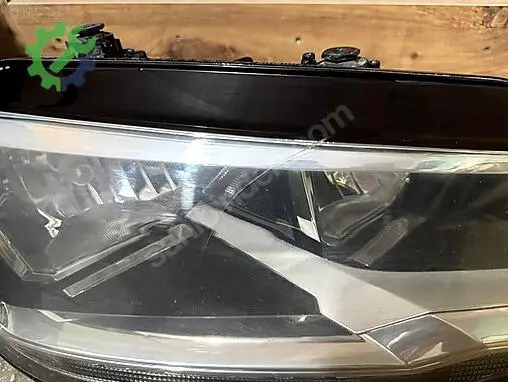 Volkswagen Caddy Sağ Ön Far çıkma parça