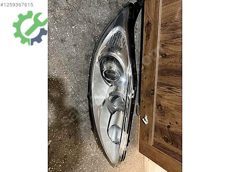 Ford Fiesta Sağ Ön Far çıkma parça