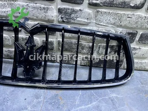 Maserati Ghibli Ön Panjur çıkma parça