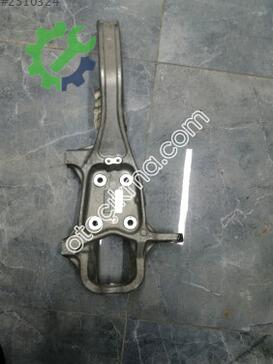 Maserati Ghibli Sağ Ön Taşıyıcı 670039101 çıkma parça