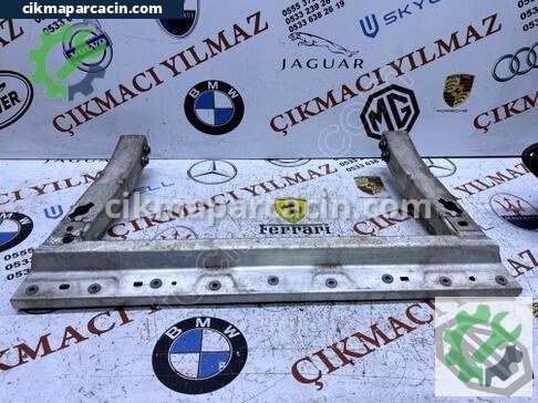 Maserati Grecale Travers çıkma parça