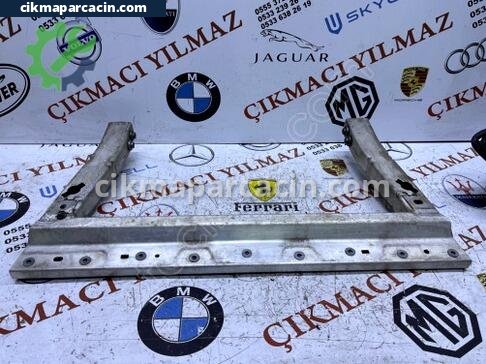 Maserati Levante Travers çıkma parça