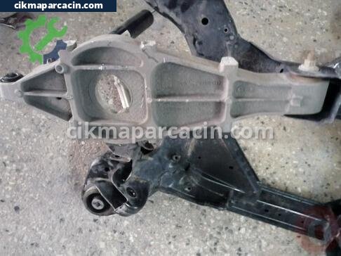 Maserati Levante Salıncak (Alt Tabla) çıkma parça