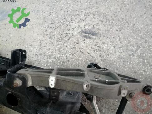 Maserati Levante Salıncak (Alt Tabla) çıkma parça