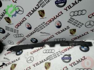 Maserati levante sol ön kapı dikey conta plastik