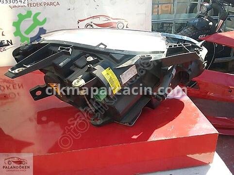 Maserati Ghibli Sağ Ön Far çıkma parça