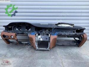 MASERATİ QUATTROPORTE VI ÖN GÖĞÜS ÇIKMA ORJİNAL 670010238