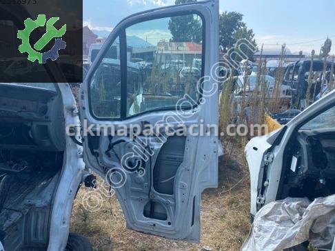 Renault Master Sağ Ön Kapı çıkma parça