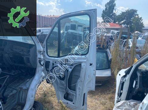 Renault Master Sağ Ön Kapı çıkma parça