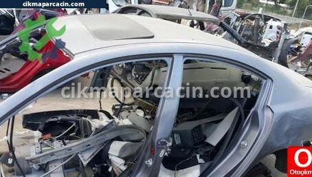 Mazda 3 Tavan çıkma parça
