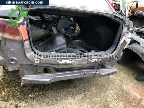 Mazda 3 Arka Tampon Demiri çıkma parça