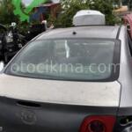 Mazda 3 bagaj camı hatasız orjinal çıkma
